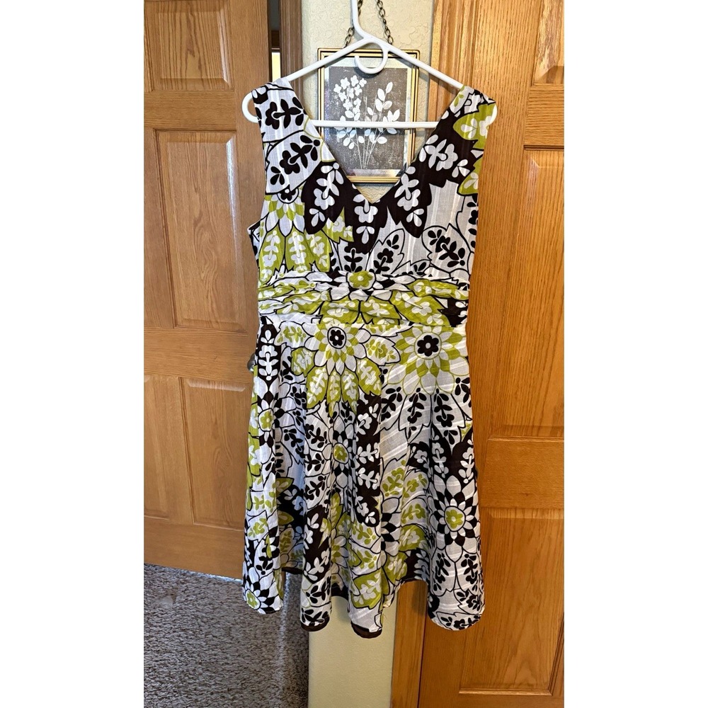Robbie Bee Brown Green Floral Cotton Fit Flare Dress V-Neck Size 12